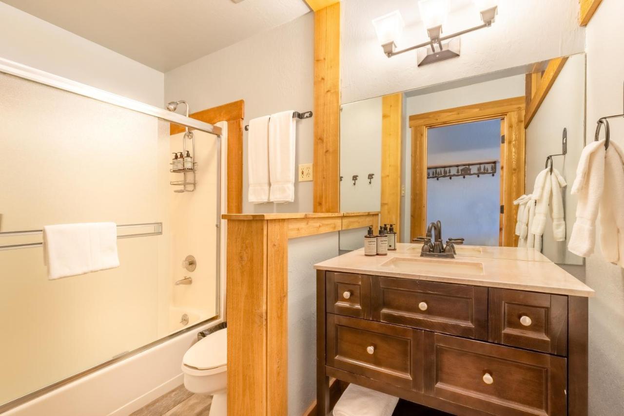 Hotel Style Room In The Timber Creek Lodge Condo Truckee Bagian luar foto