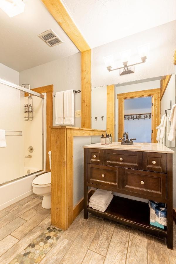 Hotel Style Room In The Timber Creek Lodge Condo Truckee Bagian luar foto